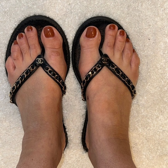 Chanel flip flops - Picture 2 of 6